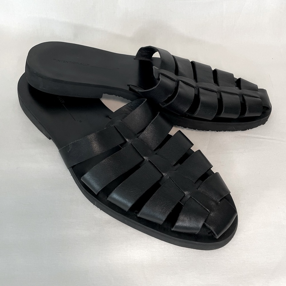 Intentionally Blank mens size 42 leather slide sandal
